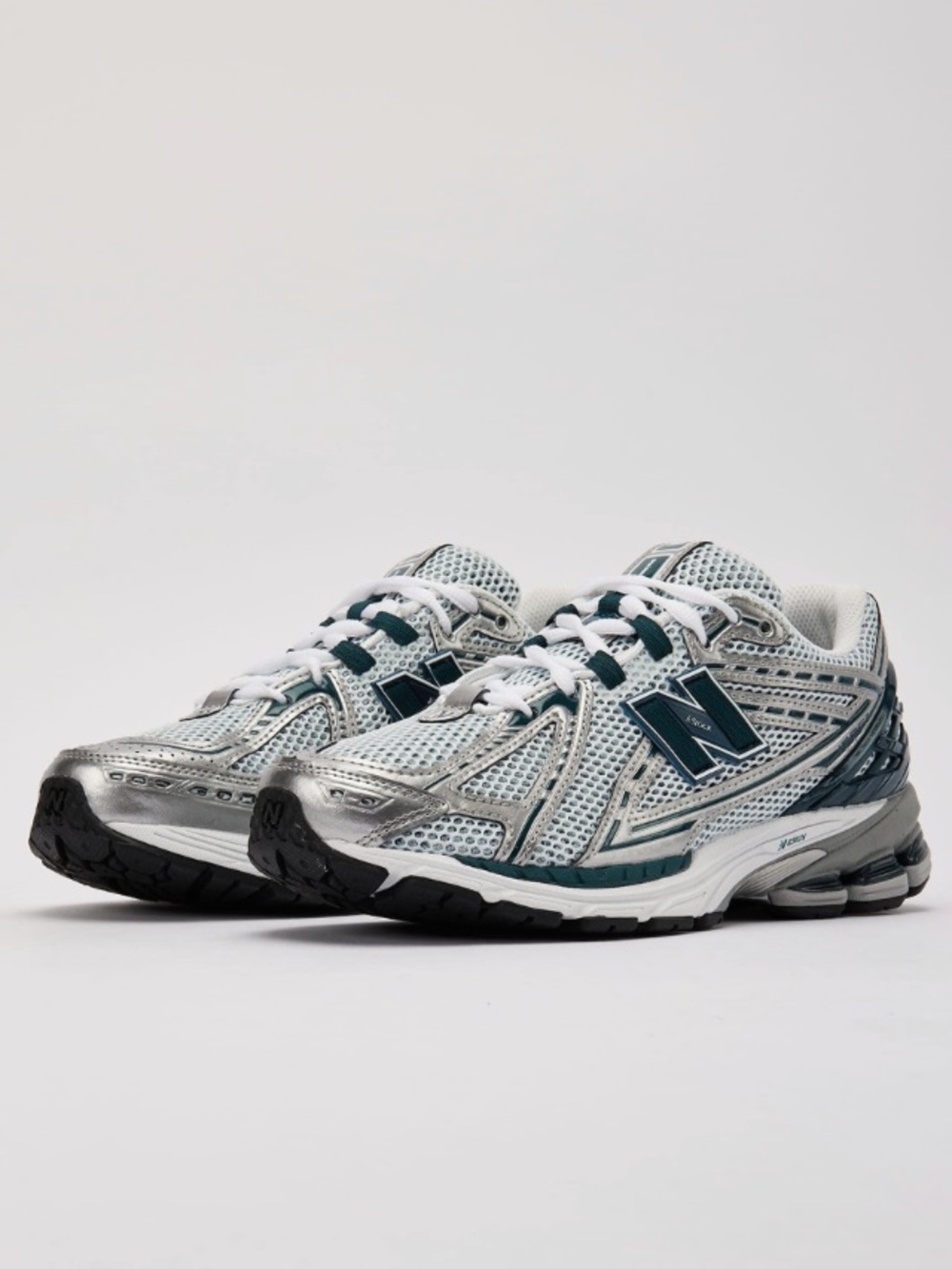 NEW BALANCE 1906R ‘Silver Metallic
Deep Ocean' Men Size 8 1/2